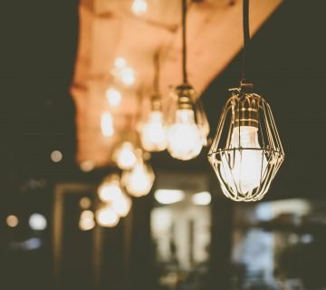 Hoe kies je de juiste elektricien in Delft